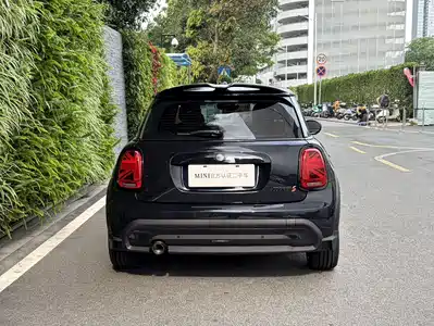 MINI MINI 2023