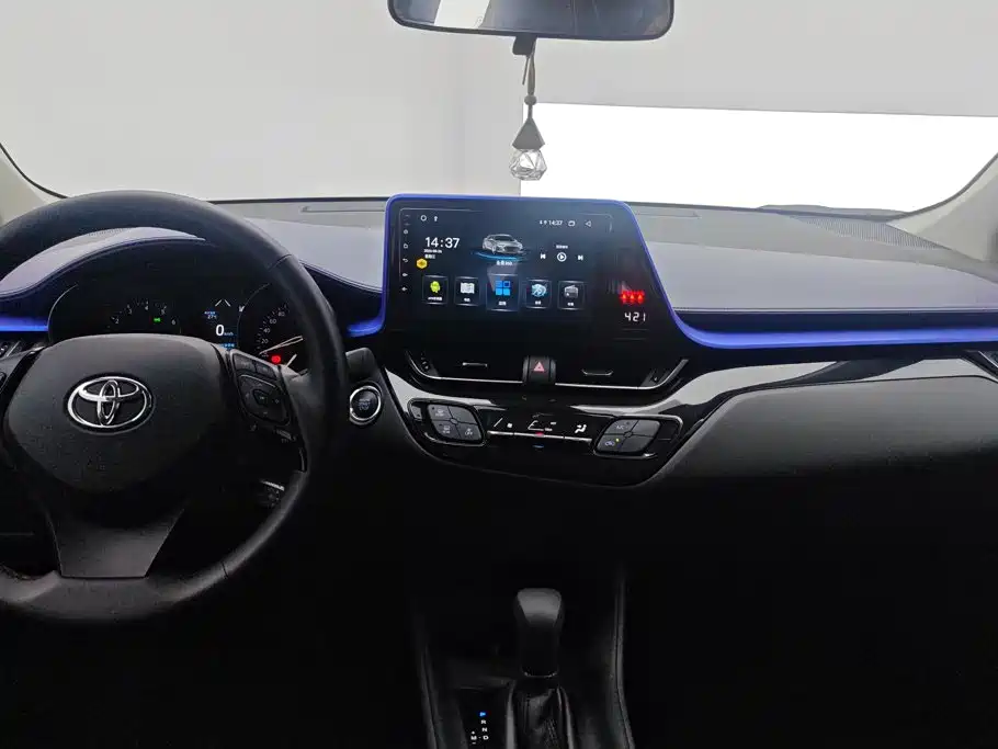 Toyota C-HR 2022 — фото 13