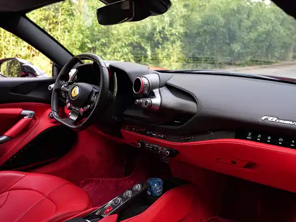 Ferrari F8 2022