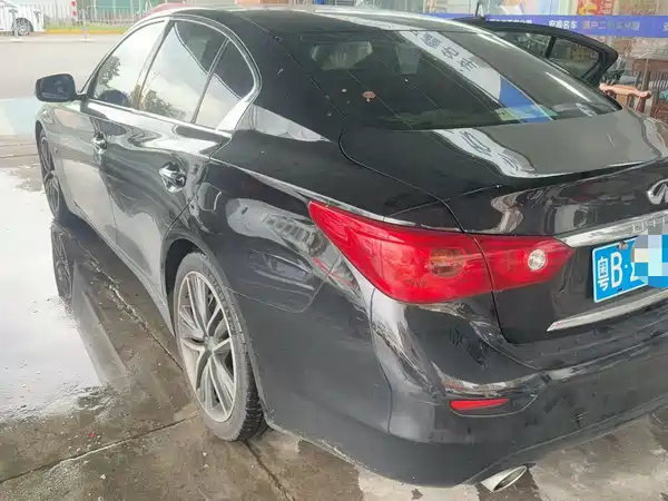 Infiniti Q50 2015