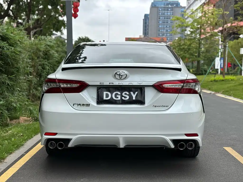 Toyota Camry 2020 — фото 25