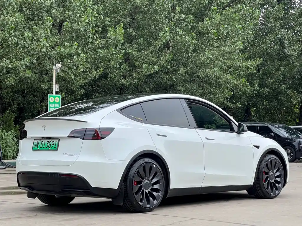 Tesla Model Y 2022 — фото 5