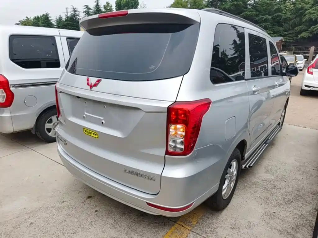 Wuling Hongguang 2018