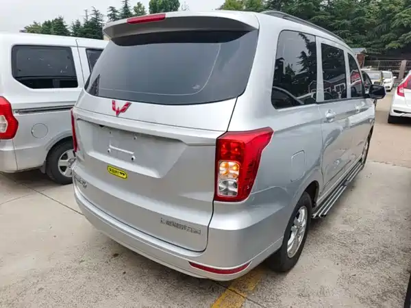 Wuling Hongguang 2018