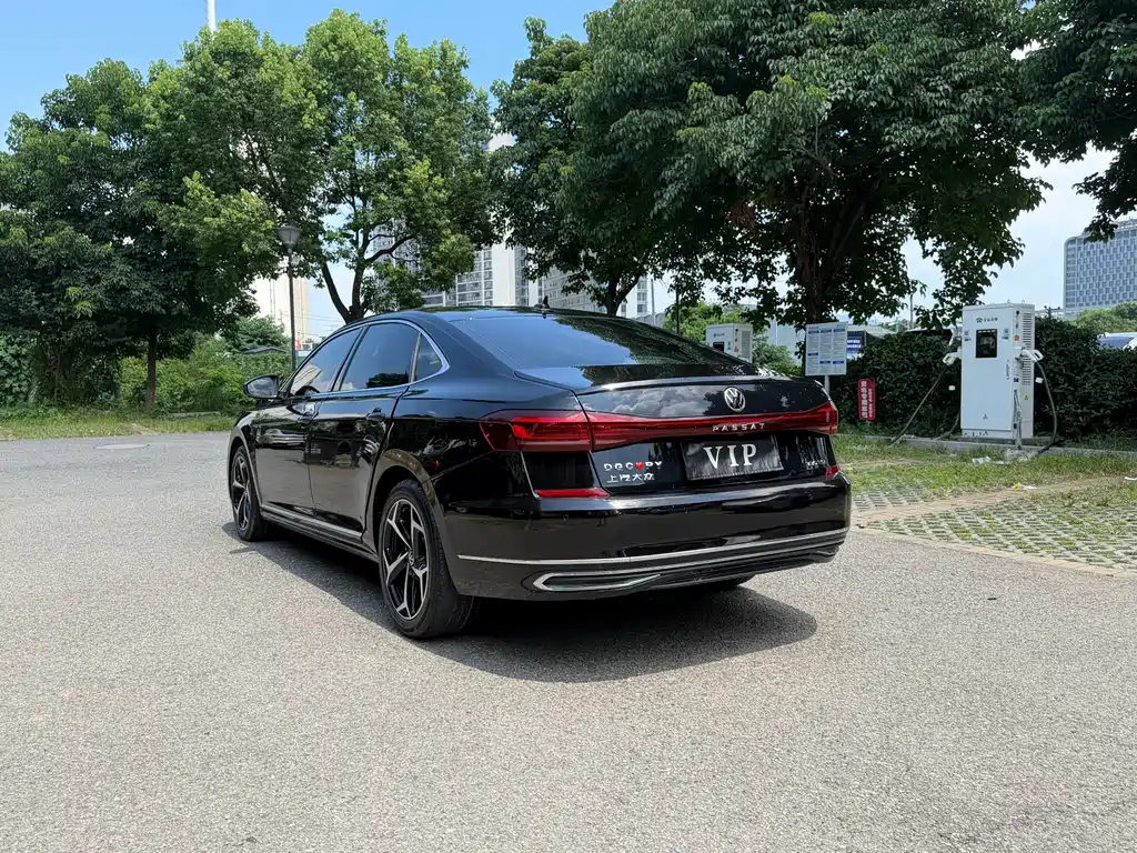 Volkswagen Passat 2024