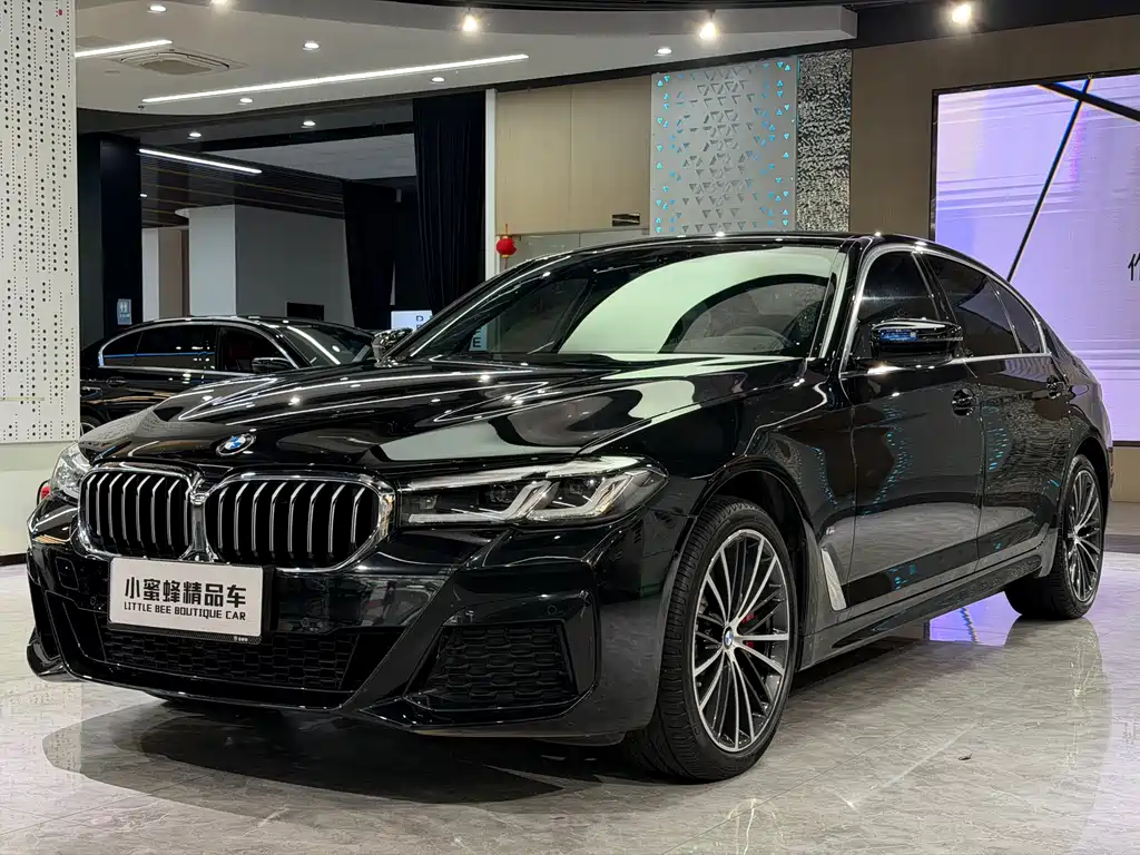 BMW 5 Series 2023 — фото 1