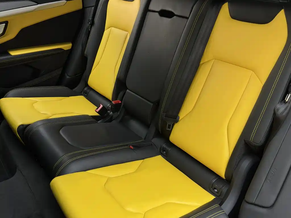 Lamborghini Urus 2020 — фото 28
