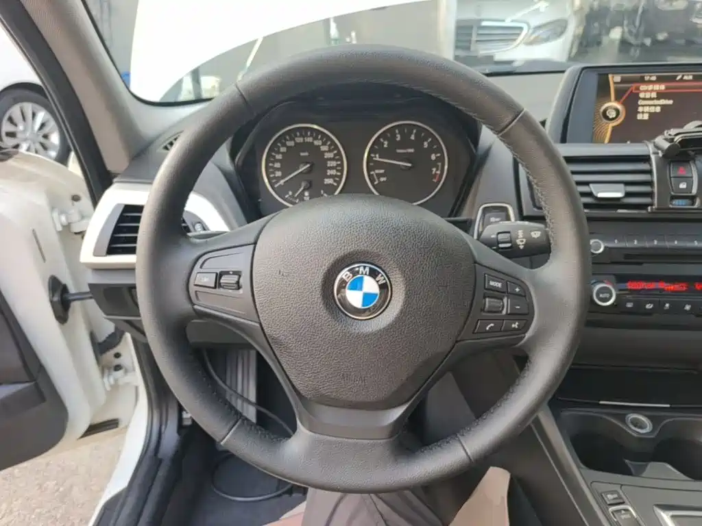 BMW 1 Series 2016 — фото 11
