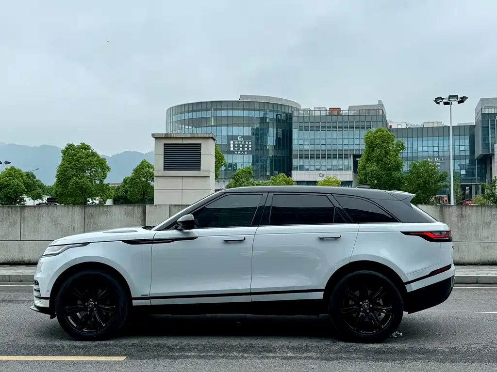 Land Rover Velar 2021 — фото 10