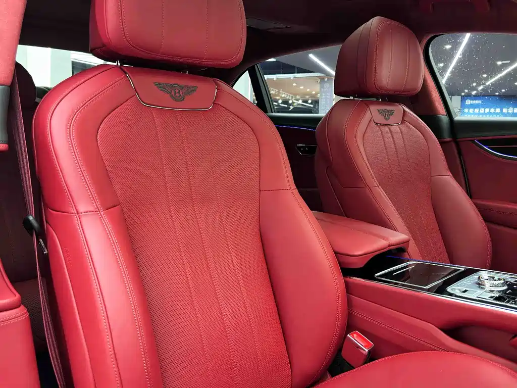 Bentley Flying Spur 2023 — фото 15