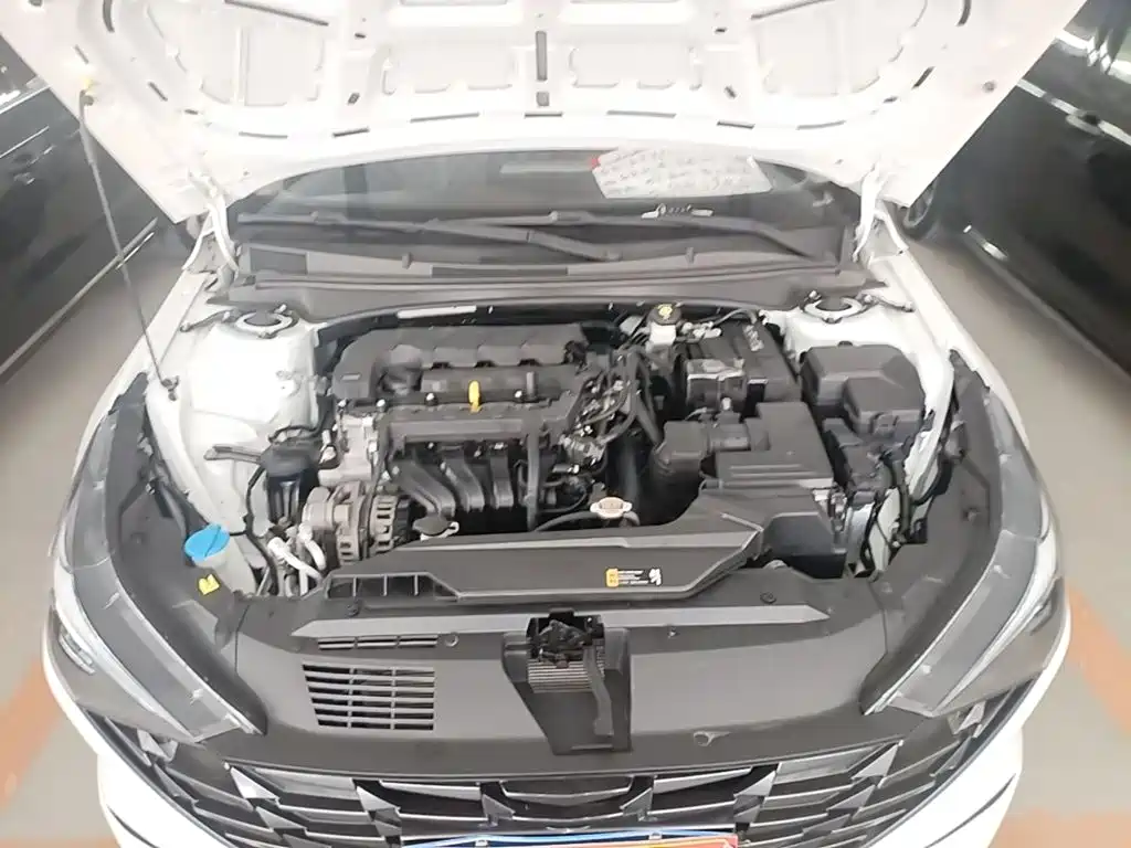 Hyundai Elantra 2023 — фото 20
