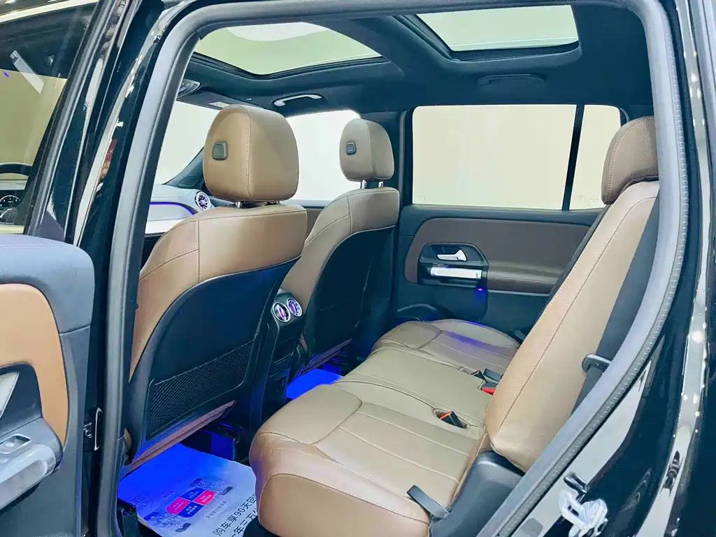 Mercedes-Benz GLB 2023