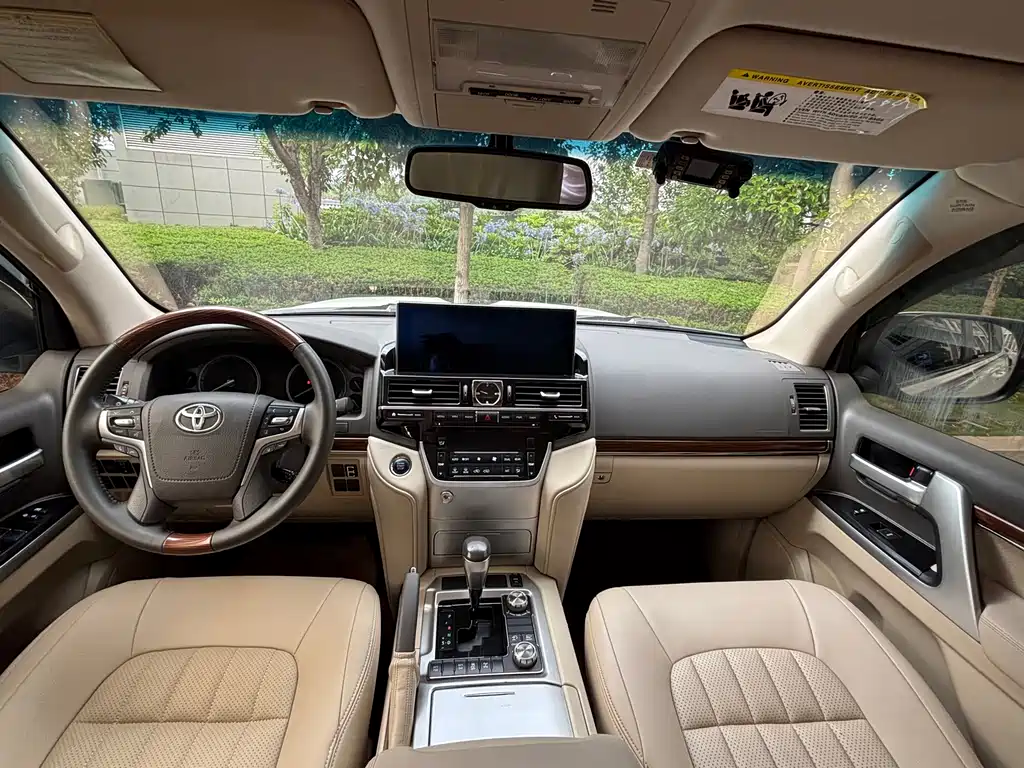 Toyota Land Cruiser 2018 — фото 13
