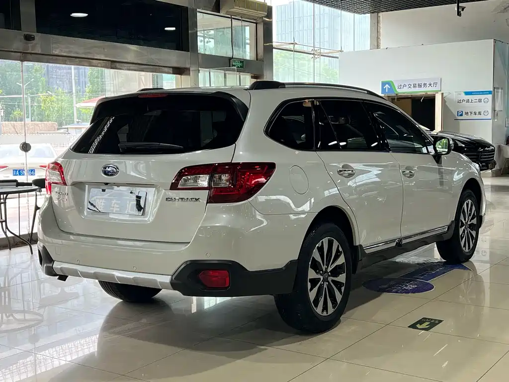 Subaru Outback 2017 — фото 4