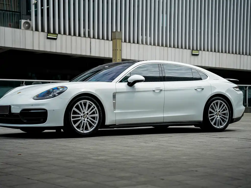 Porsche Panamera 2023