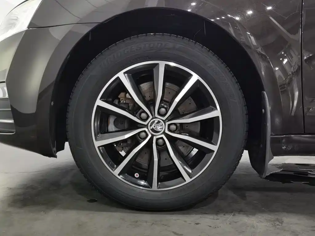 Skoda Octavia 2016 — фото 17