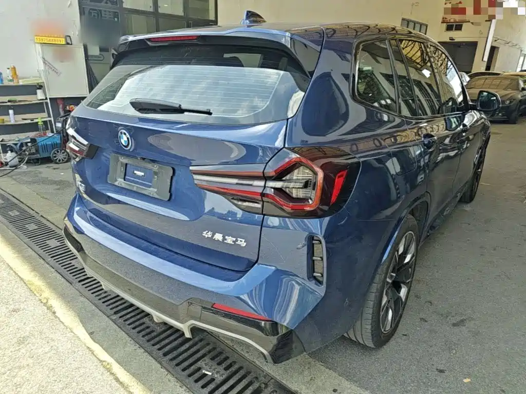 BMW iX3 2021