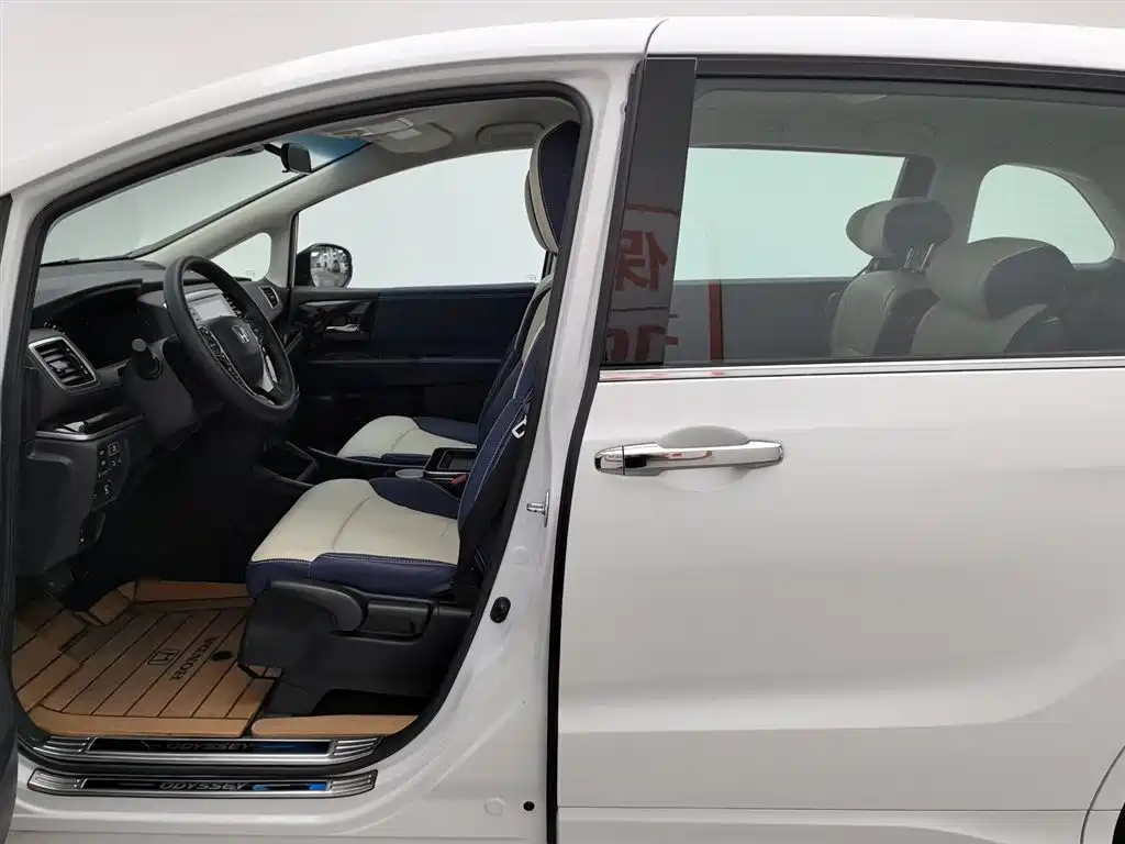 Honda Odyssey 2021 — фото 10