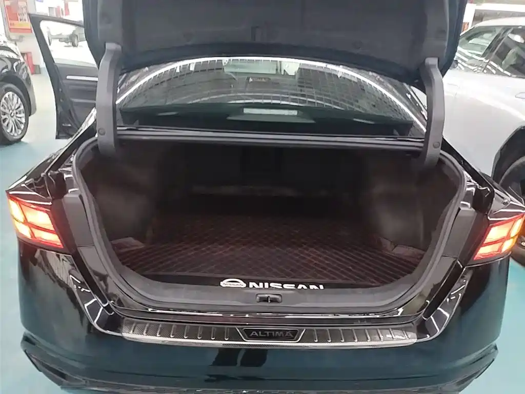 Nissan Teana 2022 — фото 19