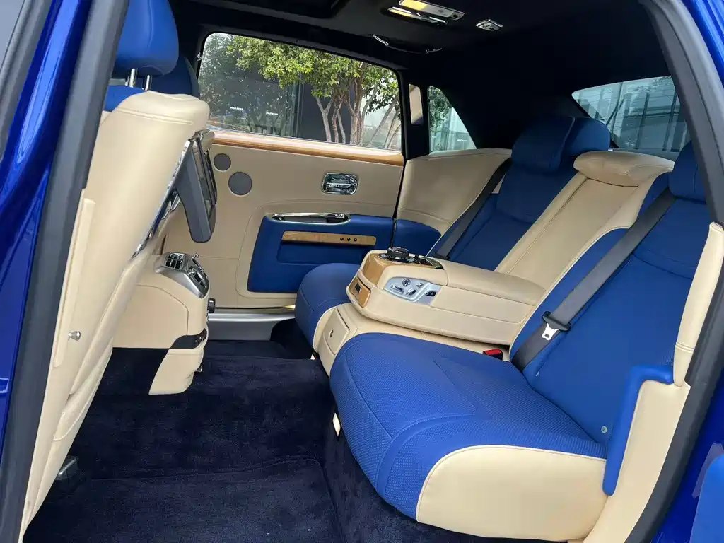 Rolls-Royce Ghost 2019 — фото 14