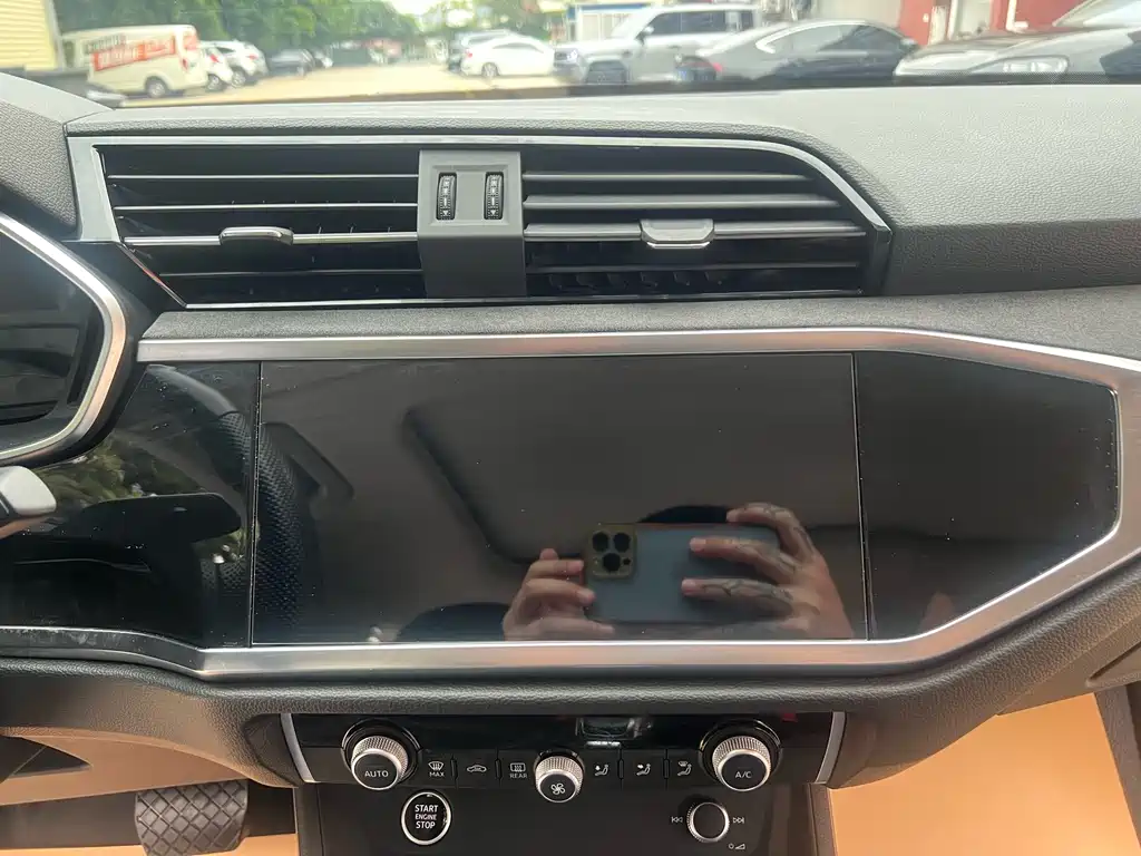 Audi Q3 Sportback 2023 — фото 13