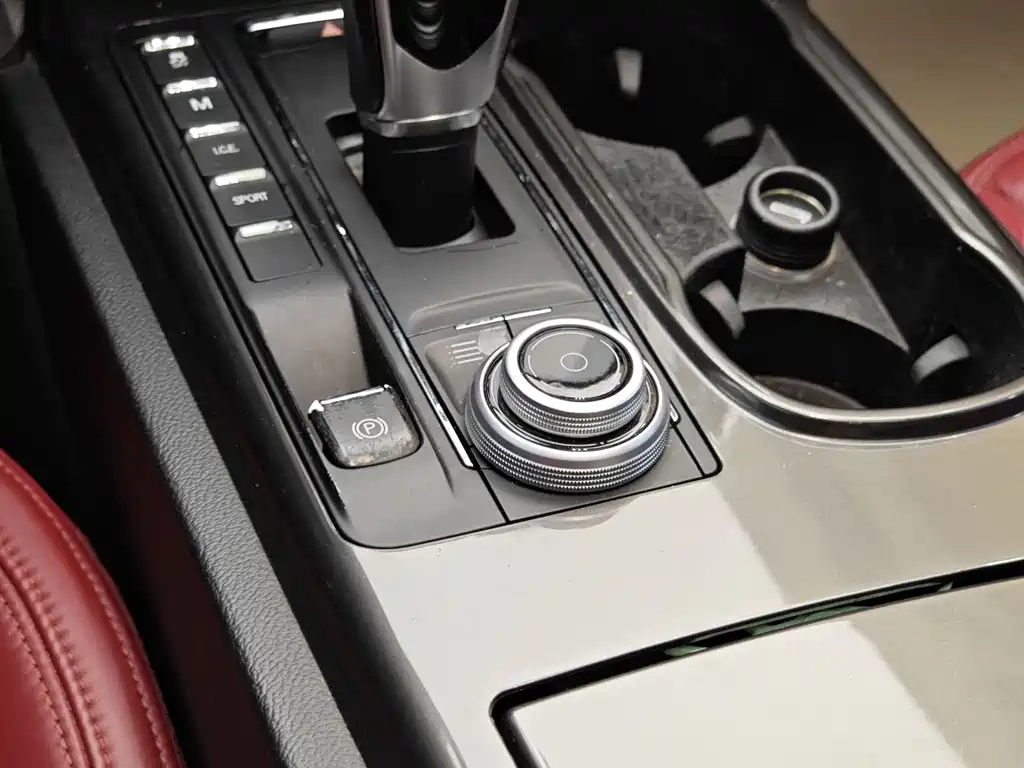 Maserati Ghibli 2018 — фото 19