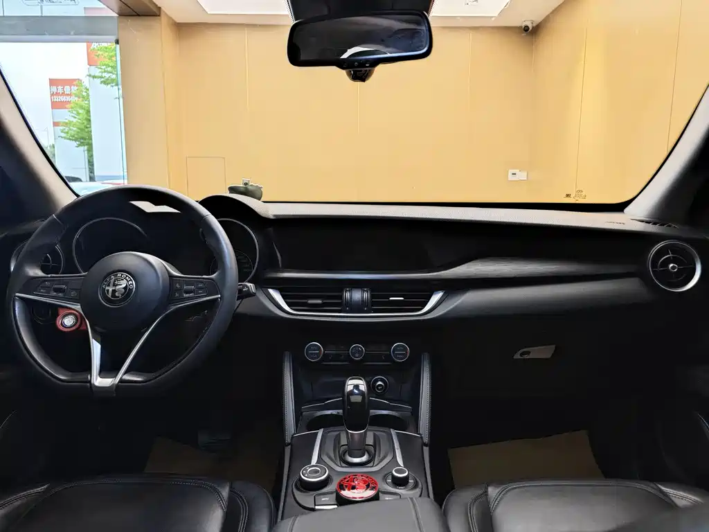 Alfa Romeo Stelvio 2019 — фото 20