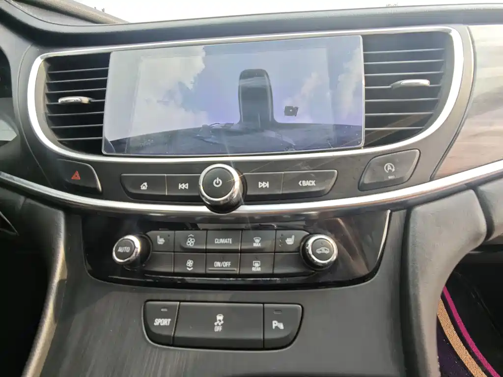 Buick LaCrosse 2020 — фото 26