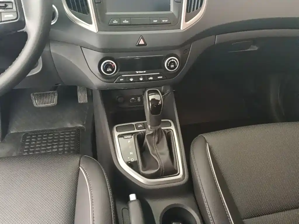 Hyundai ix25 2017 — фото 14