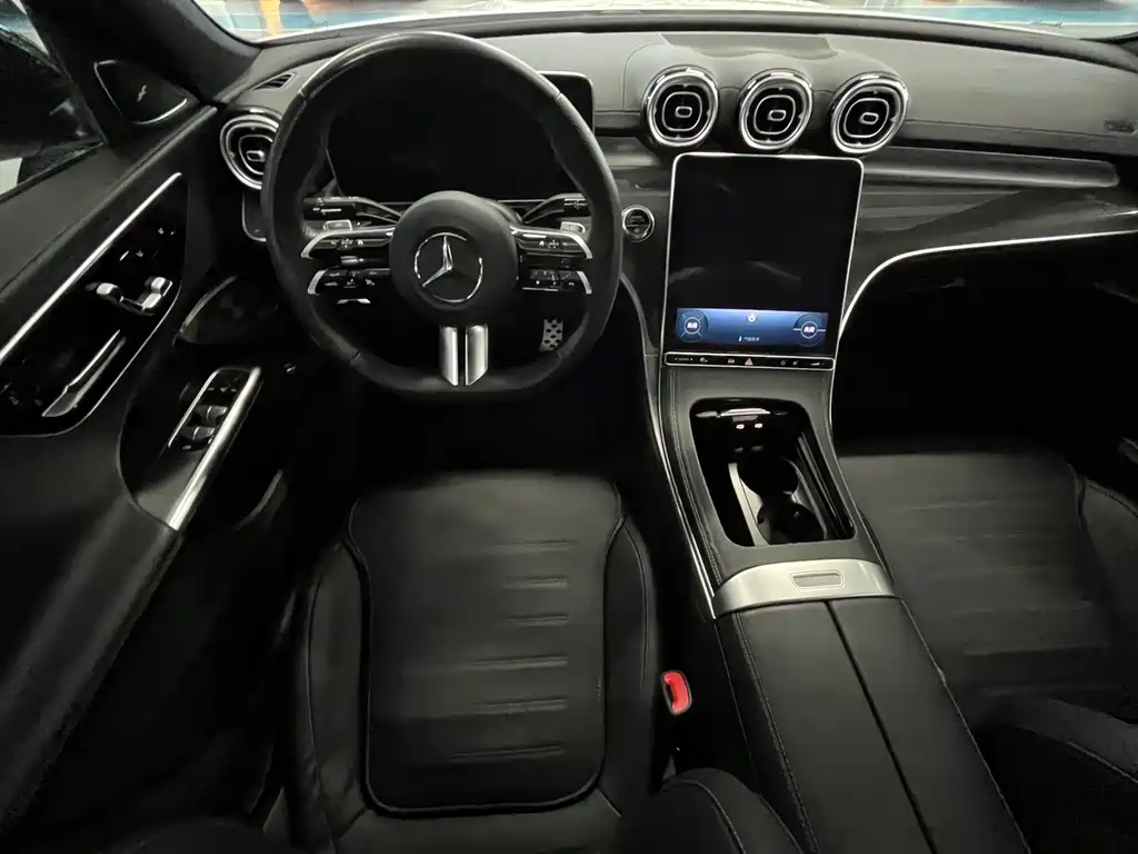 Mercedes-Benz C-Class 2024 — фото 9