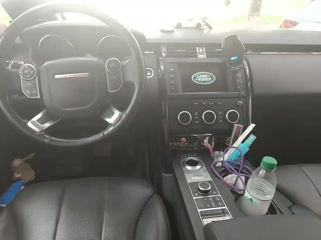 Land Rover Discovery 2017 — фото 10