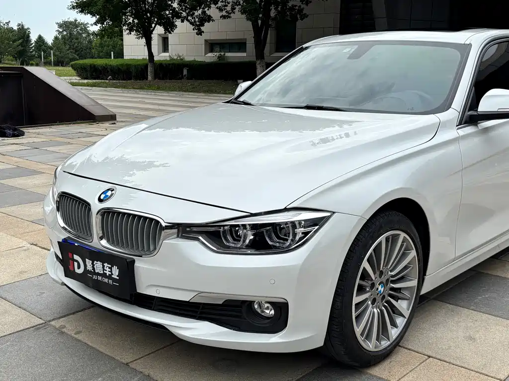 BMW 3 Series 2019 — фото 9