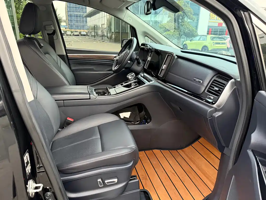 GAC Motor Trumpchi M8 2021 — фото 20