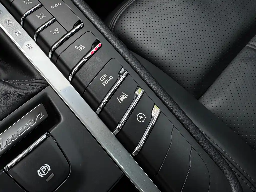 Porsche Macan 2016 — фото 12