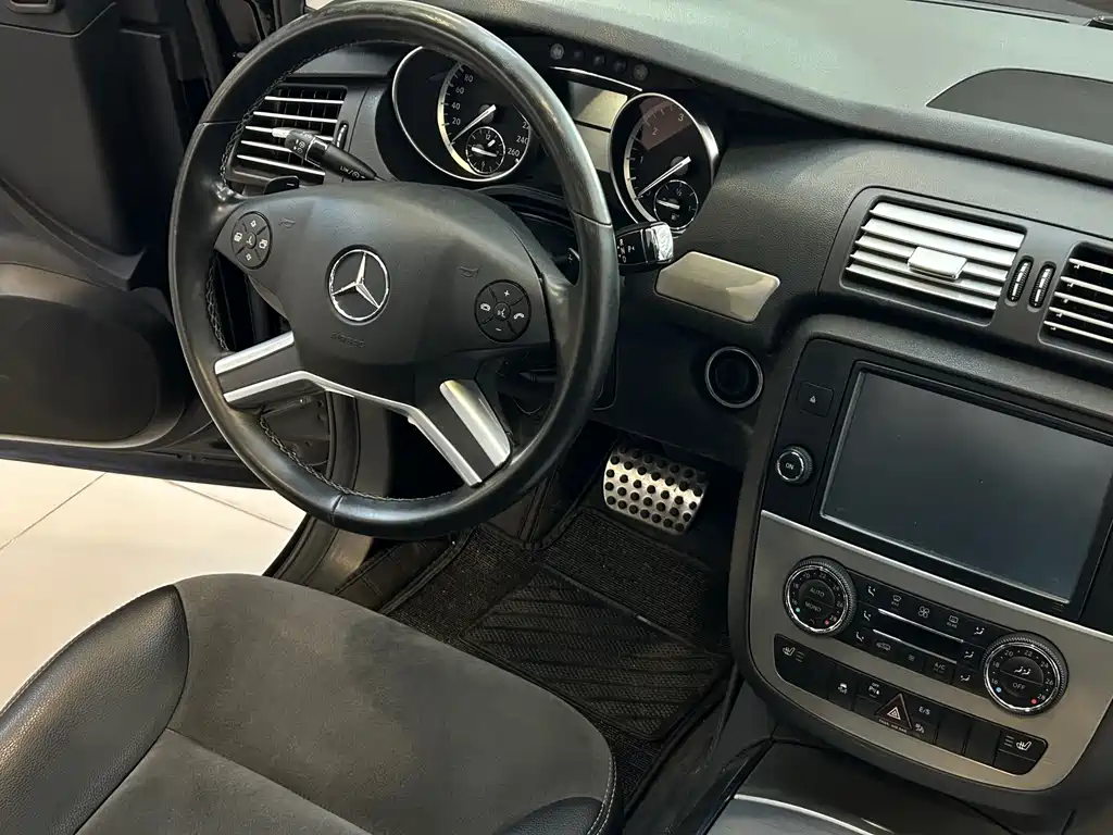 Mercedes-Benz R-Class 2016 — фото 13