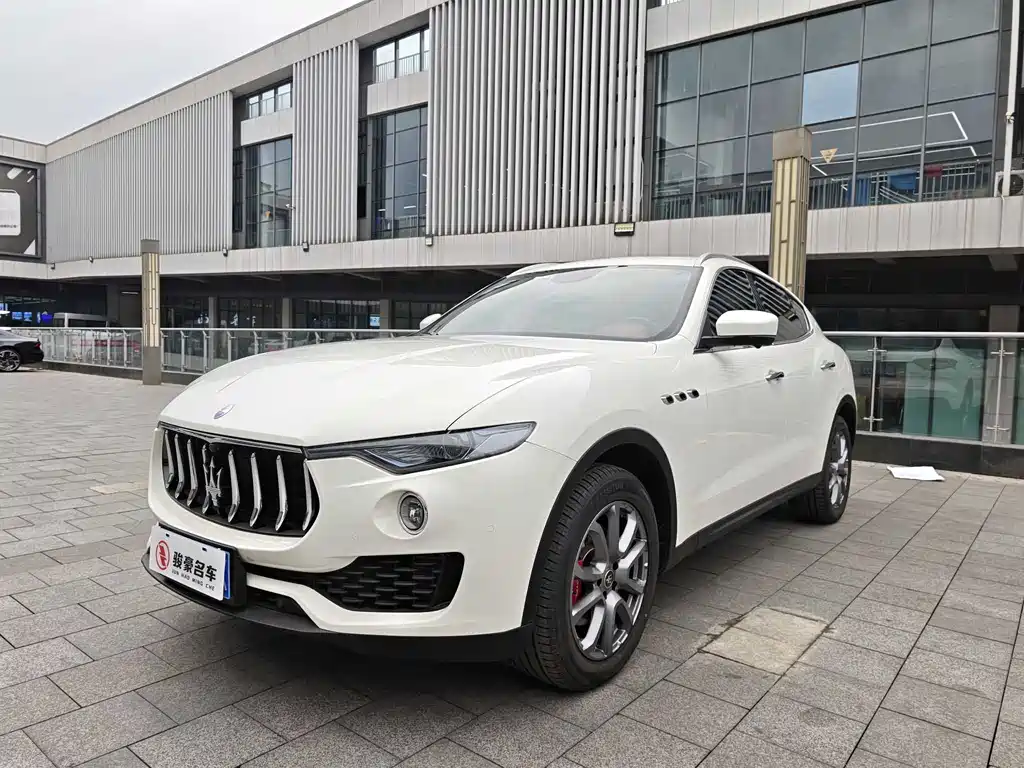 Maserati Levante 2021 — фото 1