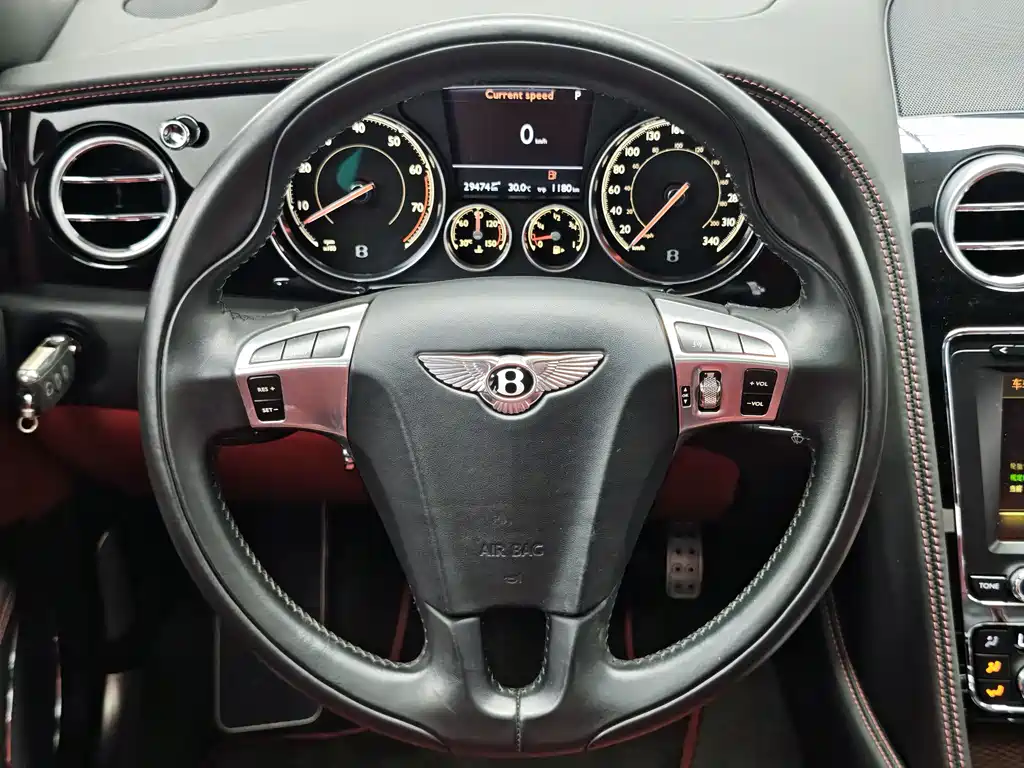 Bentley Flying Spur 2018 — фото 12