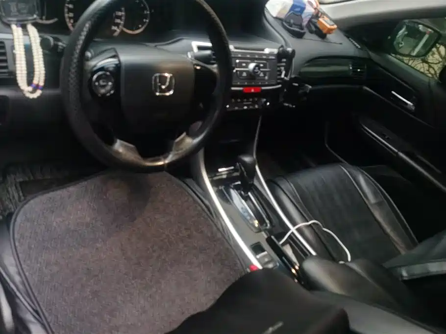 Honda Accord 2018 — фото 12