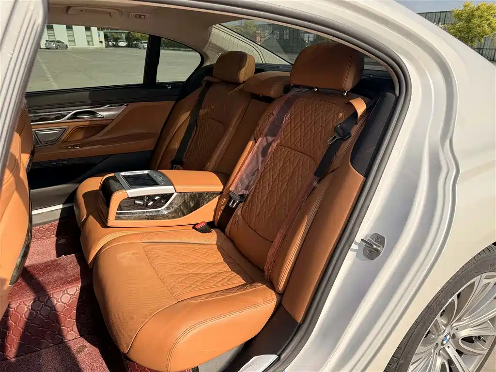 BMW 7 Series 2022 — фото 12