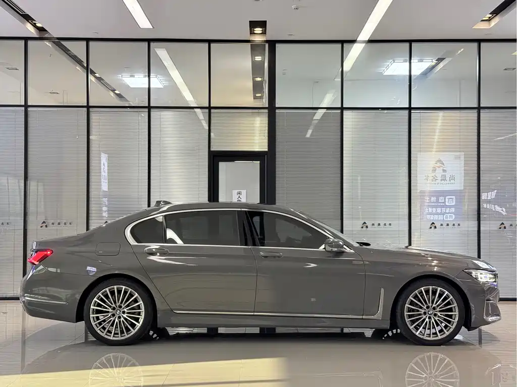 BMW 7 Series 2020 — фото 17