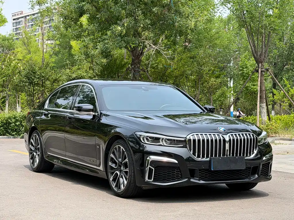 BMW 7 Series 2021 — фото 1