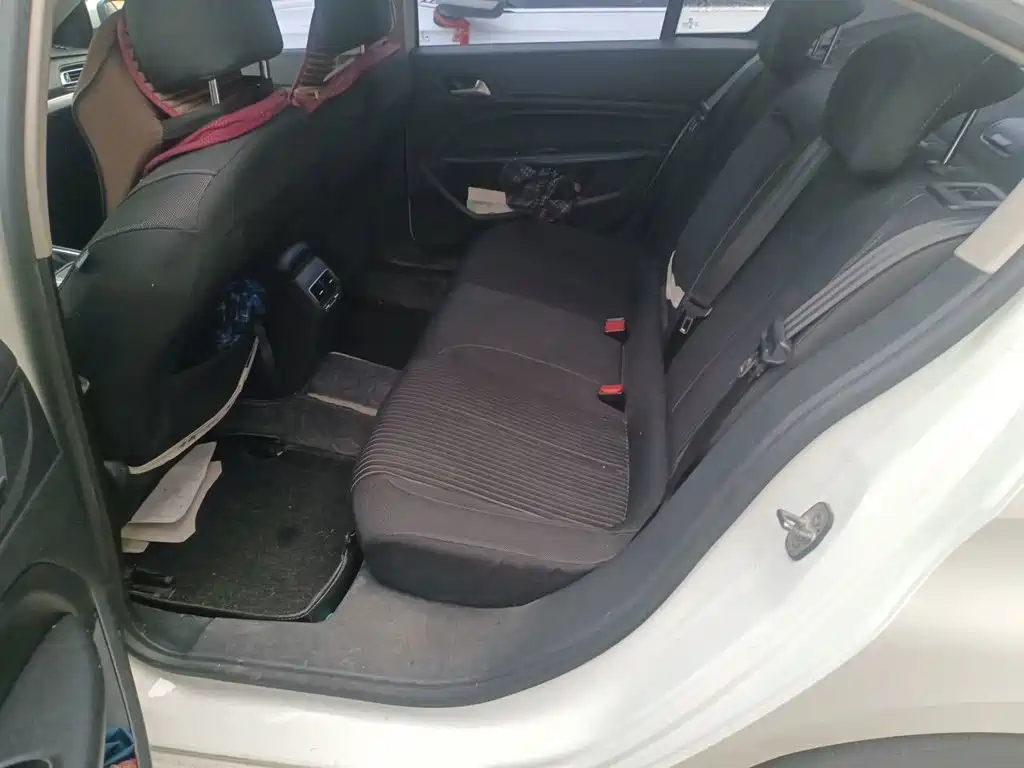 Peugeot 408 2015 — фото 13