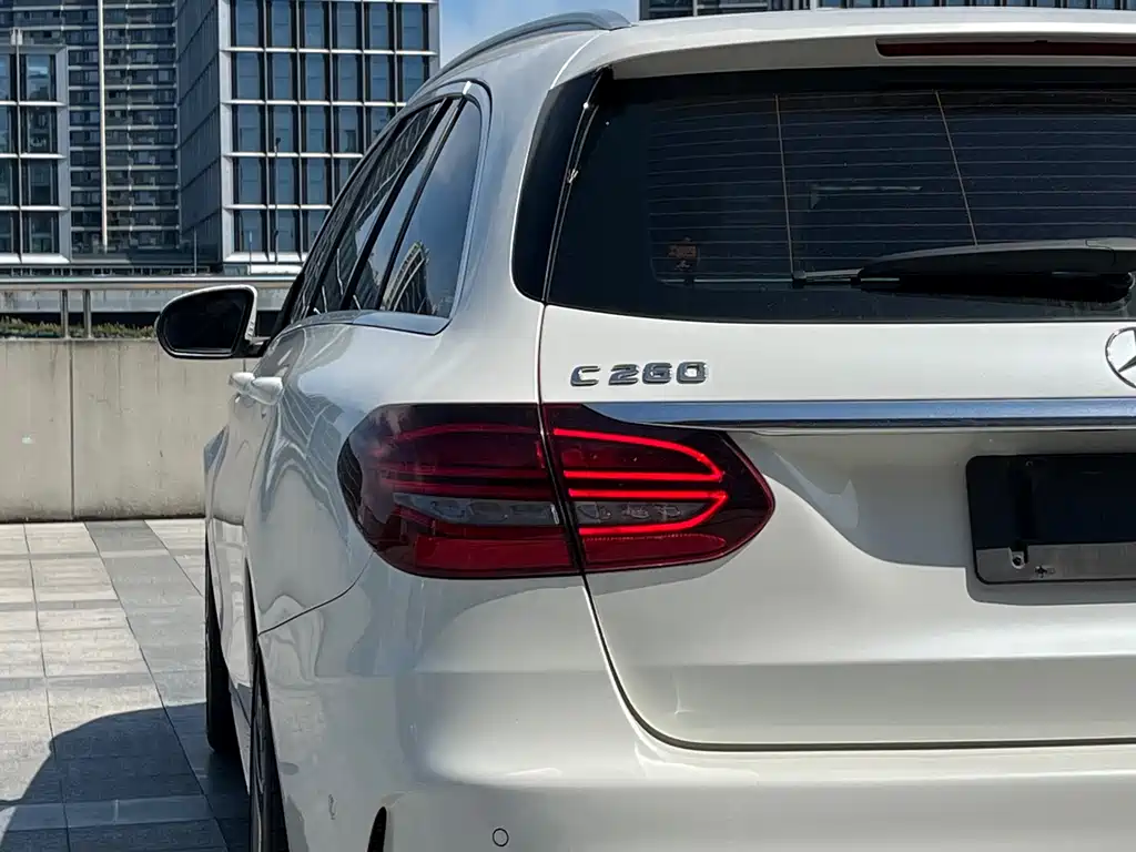 Mercedes-Benz C-Class 2021