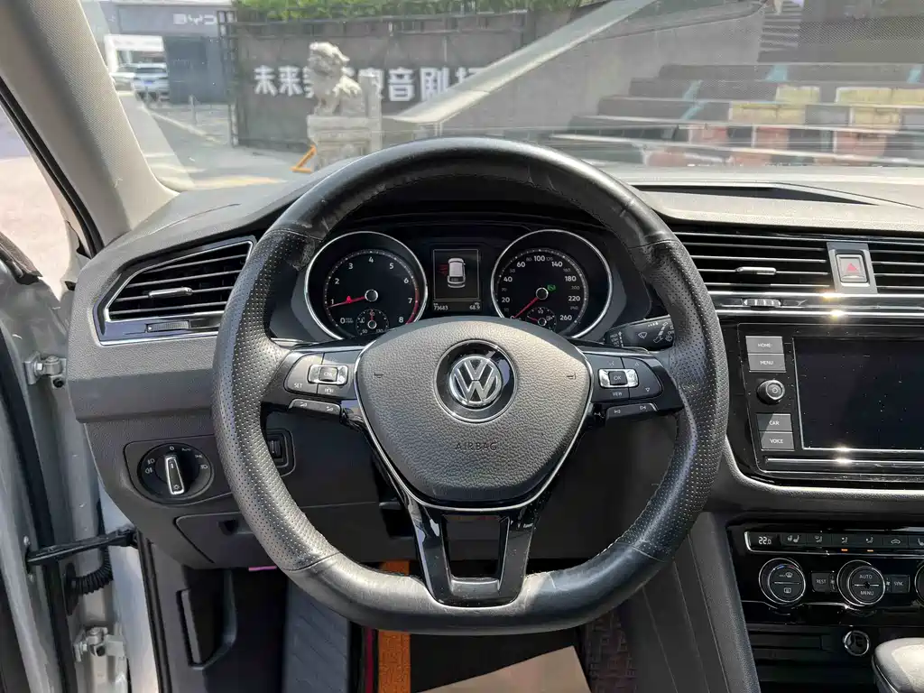 Volkswagen Tiguan L 2019 — фото 10