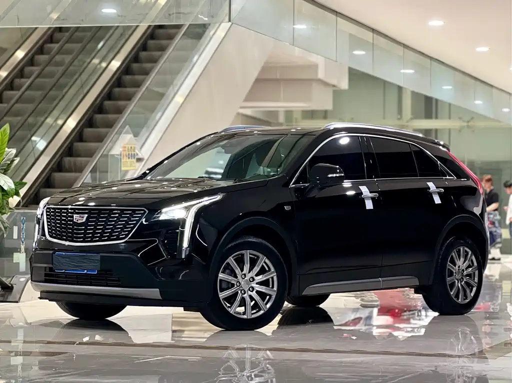 Cadillac XT4 2022 — фото 1