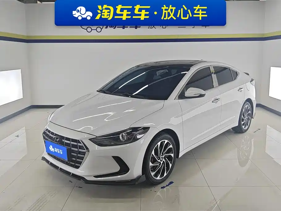 Hyundai Elantra 2020 — фото 1