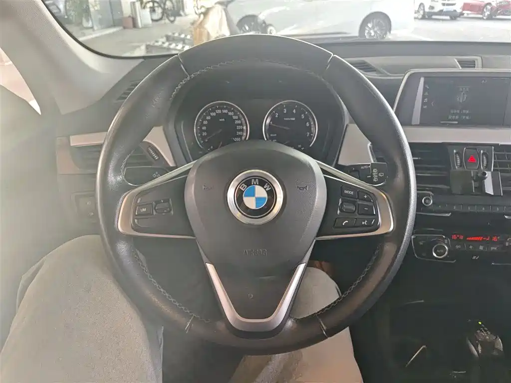 BMW X1 2019 — фото 11
