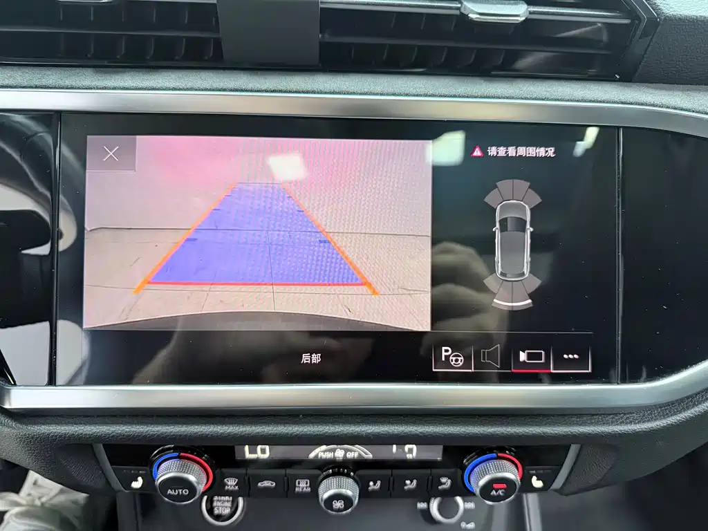 Audi Q3 2022 — фото 17