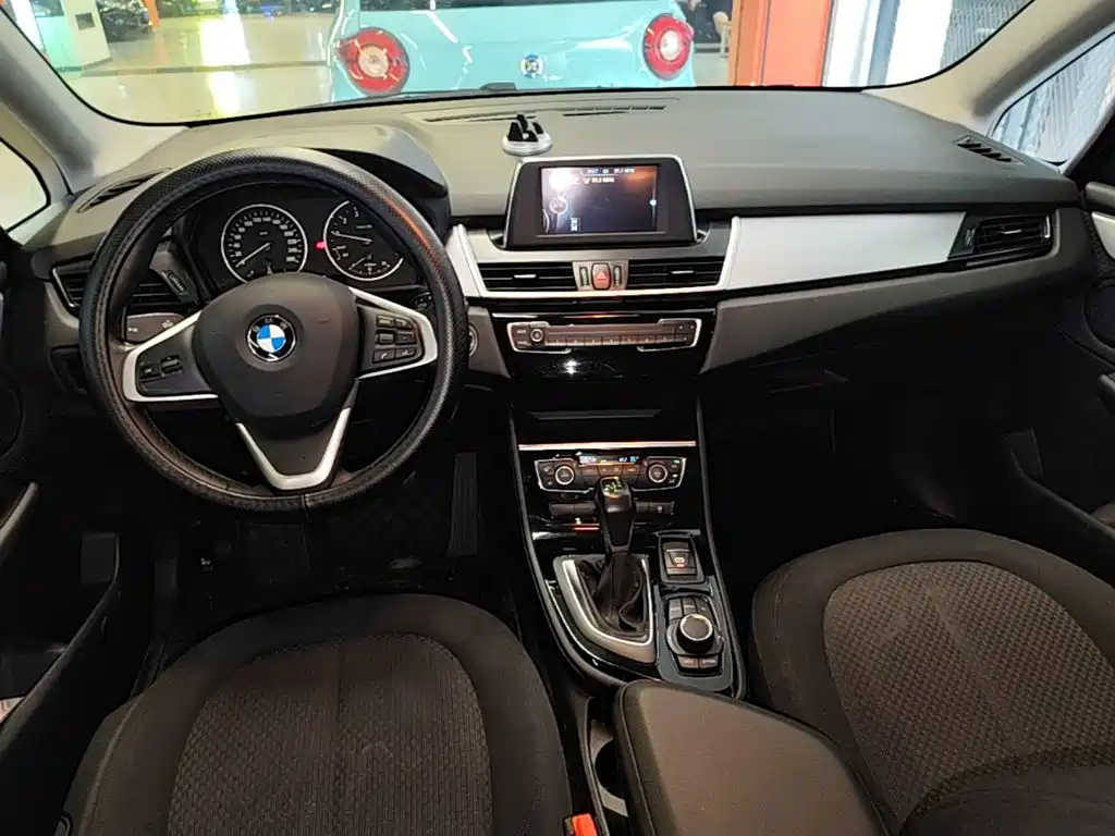 BMW 2 Series Gran Tourer 2017 — фото 13