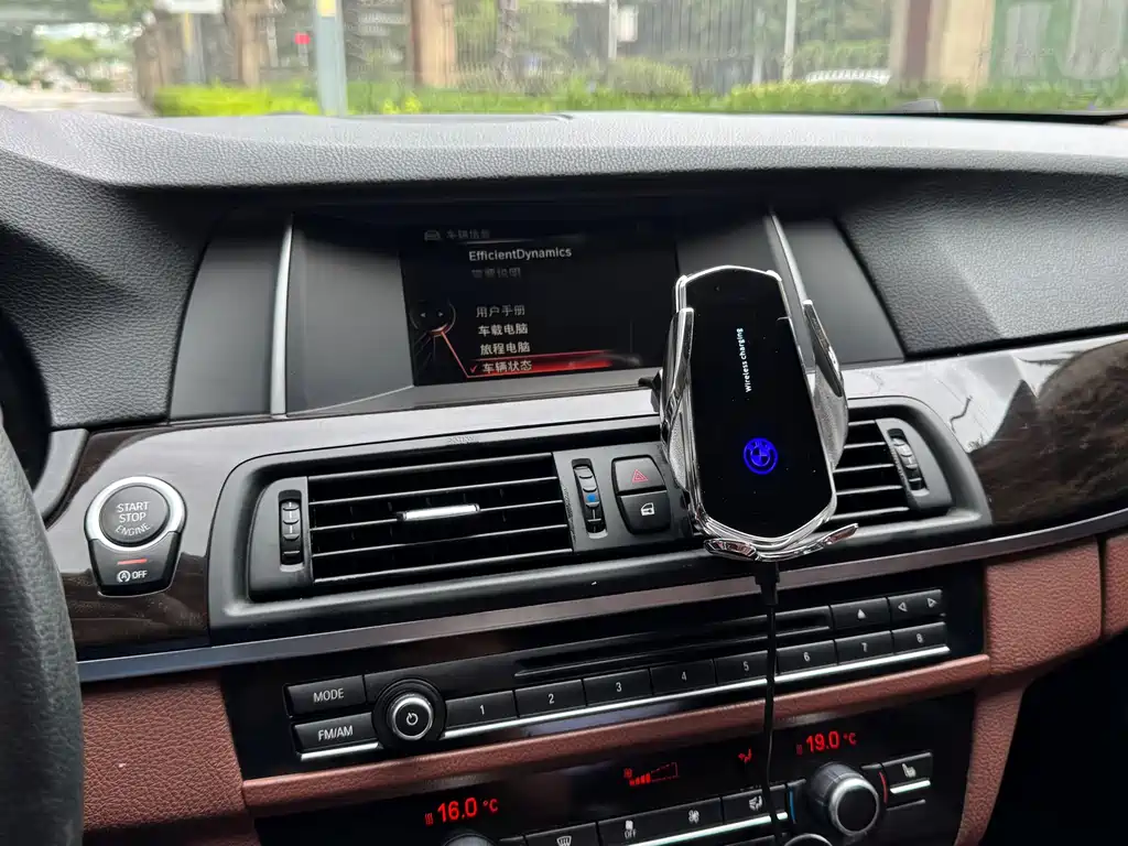 BMW 5 Series 2015 — фото 13